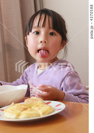 3 years old 3 years old 4370588