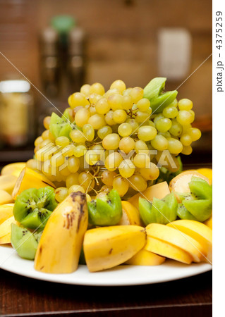 fresh fruits 4375259