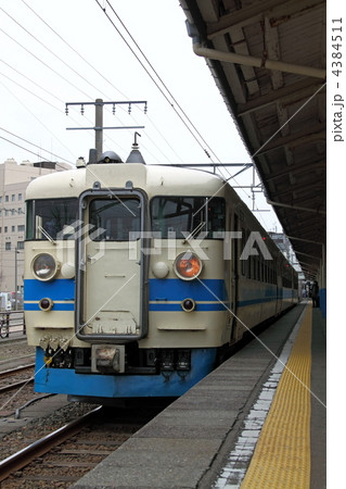 4384511