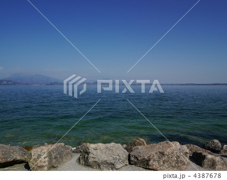 ガルダ湖面 1 4387678