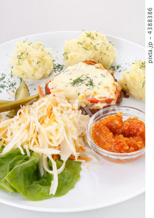 meat with potatoes 4388386