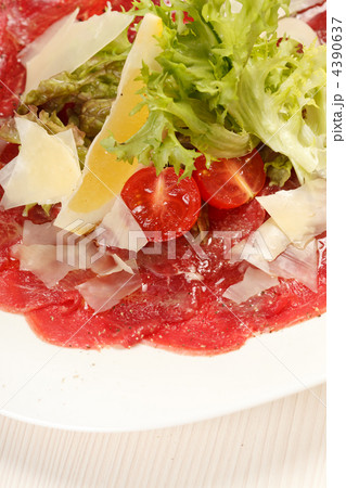 Meat Carpaccio with Parmesan Cheese Meat Carpaccio with Parmesan Cheese 4390637