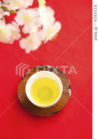 緑茶と桜の花 緑茶と桜の花 4393516