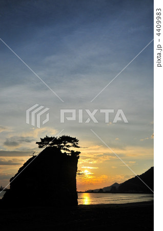 大社　稲佐の浜の夕日 4409983