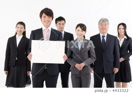 スーツを着た6人のビジネスチーム スーツを着た6人のビジネスチーム 4415322