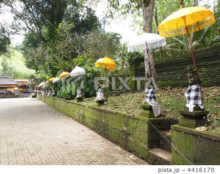 バリ島　聖水の寺院 4416170