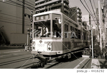 4416292