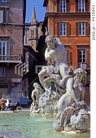 ローマ　ナボーナ広場 4416843