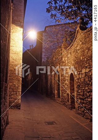 アッシジの路地 4417165