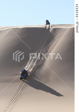砂丘のドライブ 4418434