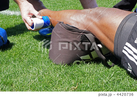 手当する選手 手当する選手 4420736