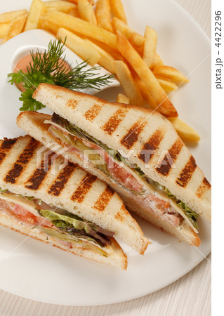 Sandwiches with French fried potatoes Sandwiches with French fried potatoes 4422296