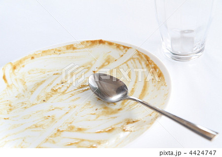 カレーライスを完食した後の食器 4424747