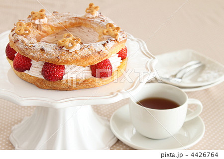 シュークリーム パリブレスト 苺 シュークリーム パリブレスト 苺 4426764