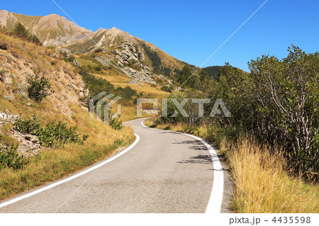 Alpine road, northern Italy.の写真素材 [4435598] - PIXTA