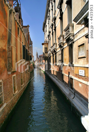 Narrow canal. Venice, Italy. 4435953
