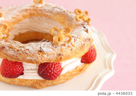 シュークリーム パリブレスト 苺 シュークリーム パリブレスト 苺 4436035