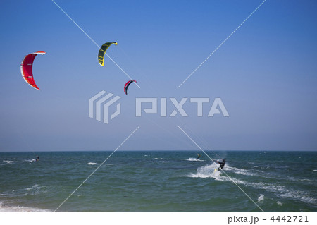kitesurfers 4442721