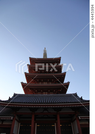 浅草寺の高い五重塔 4445994