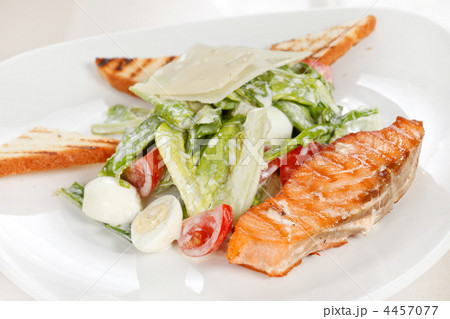 Fish steak with vegetables Fish steak with vegetables 4457077