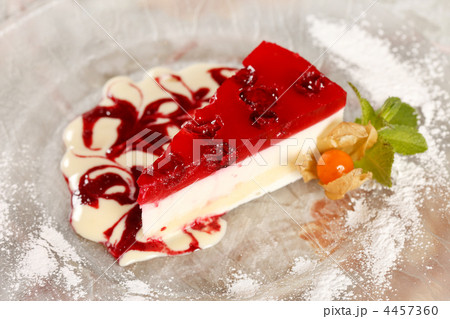 cherry cheesecake 4457360