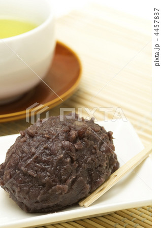 おはぎと緑茶 4457837