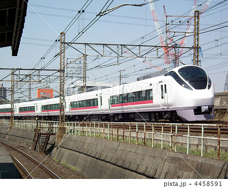 特急スーパーひたち E657系 北柏駅 特急スーパーひたち E657系 北柏駅 4458591