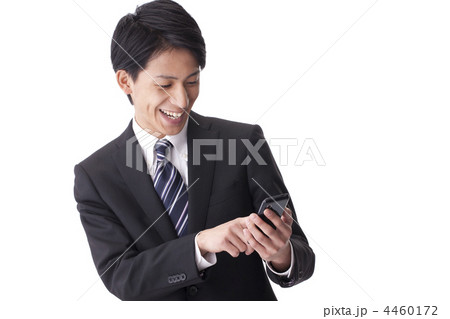 スマートフォンを持つビジネスマン 4460172