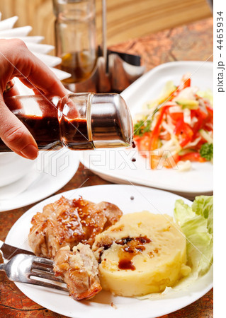 meat with potatoes 4465934