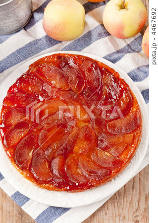 Tarte Tatin with apples 4467692