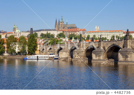 prague - charles bridge 4482736