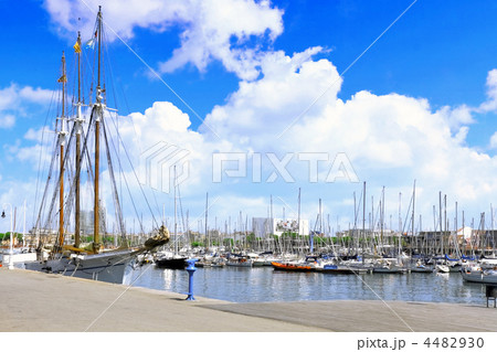 Yacht's in Barcelona sea port. Spain Yacht's in Barcelona sea port. Spain 4482930