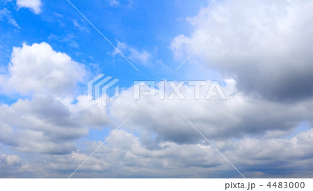Beautiful sky with white clouds. 4483000