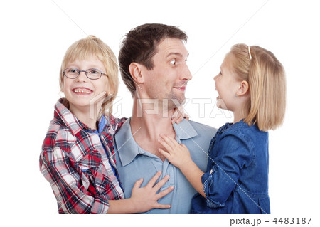father and his two children 4483187