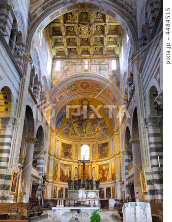 Interior of cathedral Duomo in Pisa, Italy 4484515