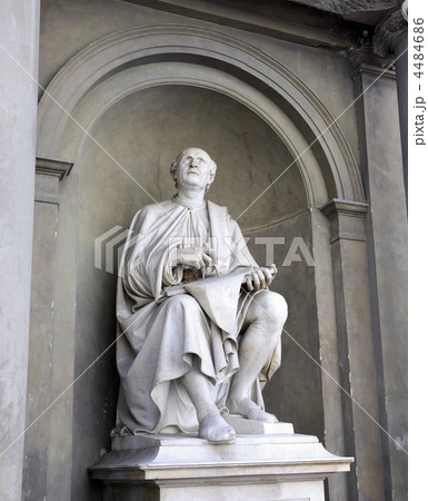 Statue in Duomo Santa Maria Del Fiore. Florence. Statue in Duomo Santa Maria Del Fiore. Florence. 4484686