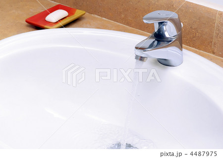 Faience sink . 4487975