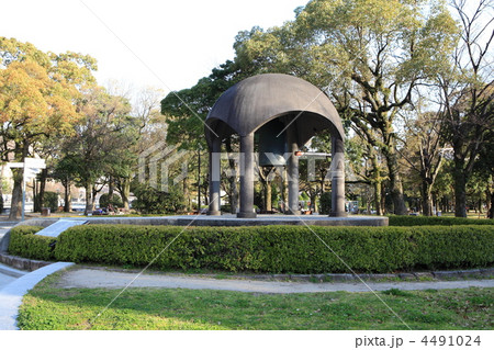 広島平和記念公園　平和の鐘 4491024