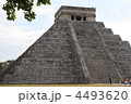 メキシコのマヤ文明、チチェン・イッツアのピラミッド 4493620