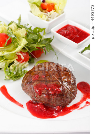 Grilled steak with vegetables Grilled steak with vegetables 4495778