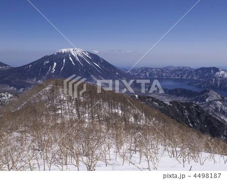 男体山と中禅寺湖 男体山と中禅寺湖 4498187