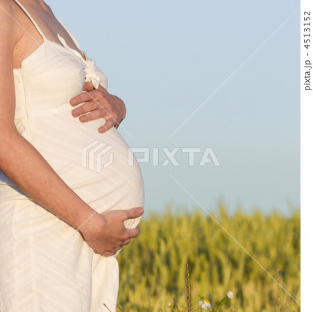 pregnant woman 4513152