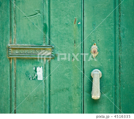 old green door - nice grunge texture 4516335