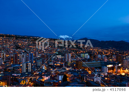 Panorama of night La Paz, Bolivia 4517098