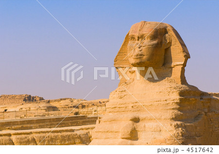Sphinx and pyramids at Giza, Cairo 4517642