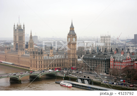 イギリス ロンドンの英国国会議事堂の時計台 ビッグベンの写真素材