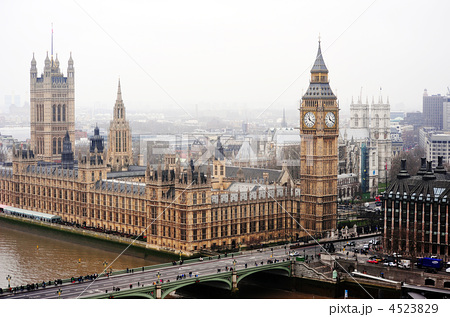 イギリス ロンドンの英国国会議事堂の時計台 ビッグベンの写真素材