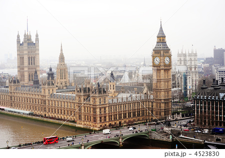 イギリス ロンドンの英国国会議事堂の時計台 ビッグベンの写真素材