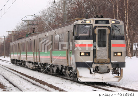 北海道の通勤列車 4523933