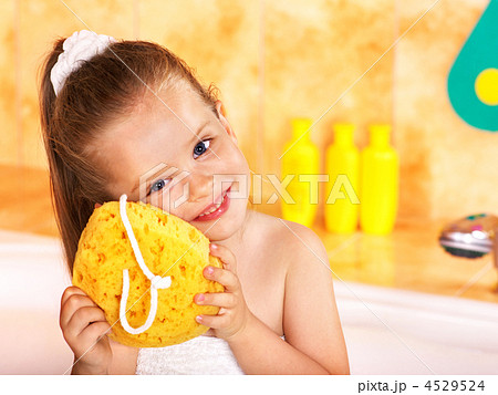 Kid washing in bath. 4529524